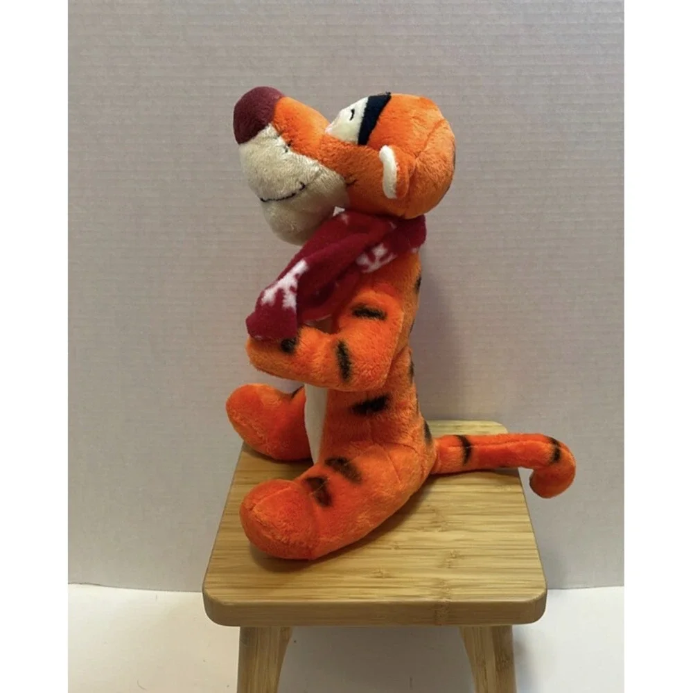 Disney‎ Tigger Christmas holiday plush 11 inch red scarf Best Made Toys
